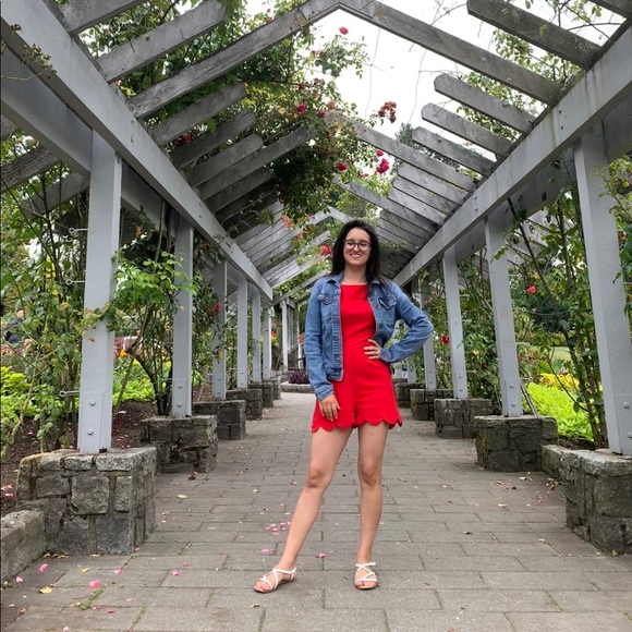 Meet your Posher, Stephanie - Picture 2 of 4